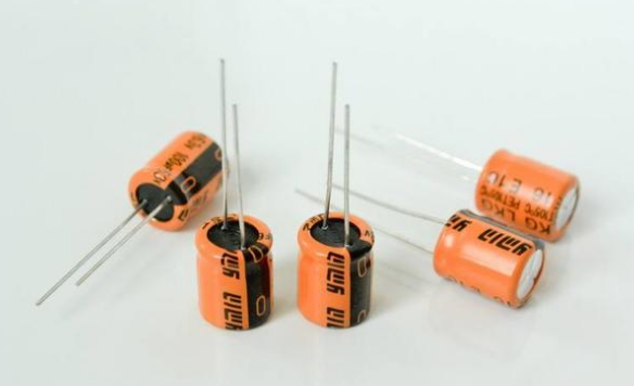 「NIPPON CHEMI-CON」電解電容極性接錯會爆炸，如何避免？